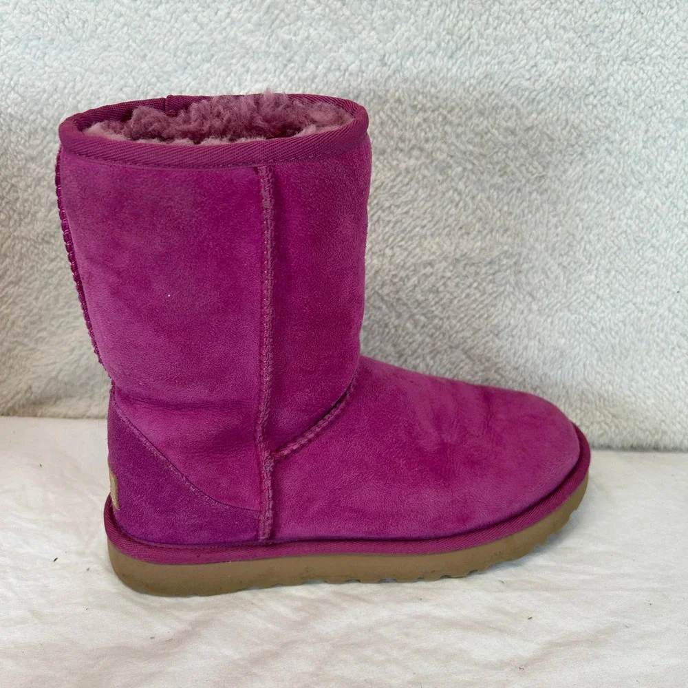 UGG Classic Short II Magenta Purple Suede Sheepskin Boots 1016223 Womens Size 6